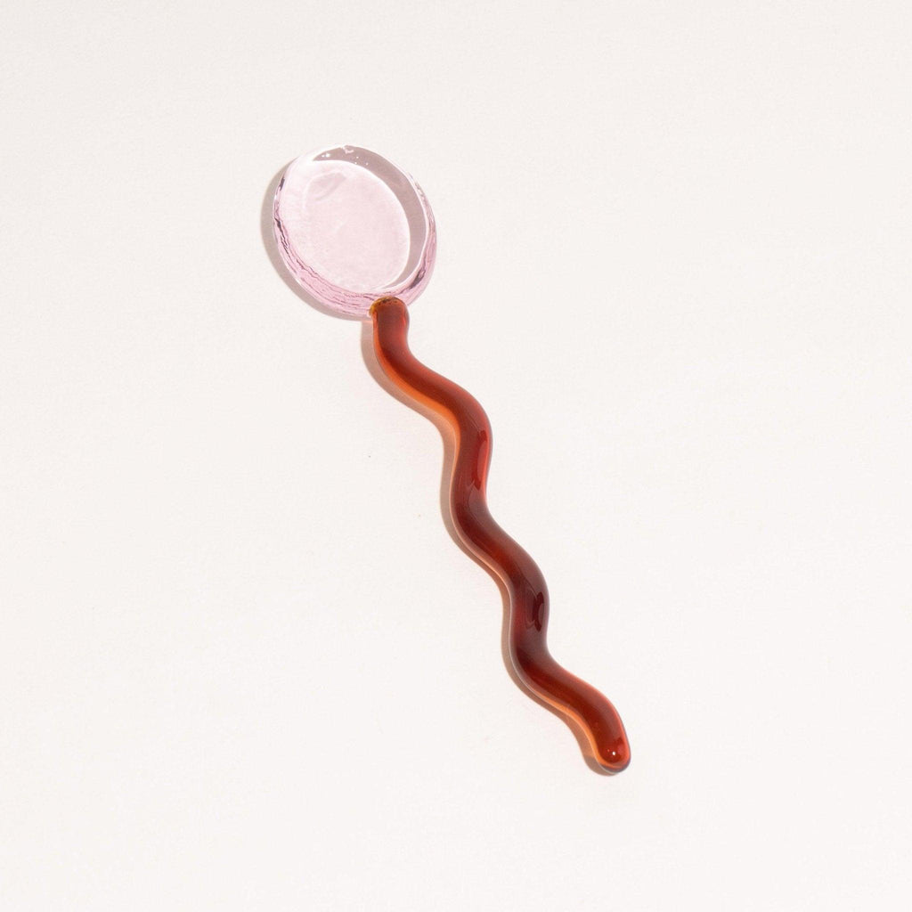 TwistSpoon – Bunter Glaslöffel mit verspieltem Wellenmuster
